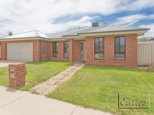 Nice 3 BR 6 Arinya Close, Ascot, VIC 3551
