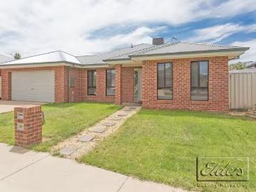 Unique 3 BR 6 Arinya Close, Ascot, VIC 3551