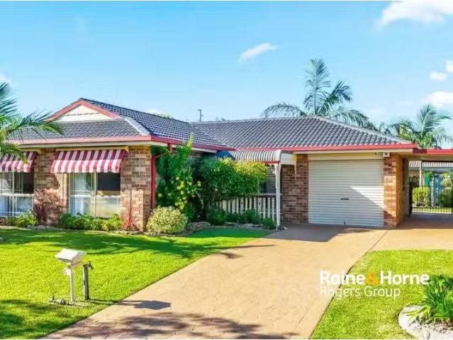 Deal! 3 BR 6 Storm Crescent, BLUE HAVEN House for rent Listed.