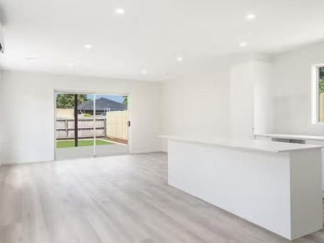 Rental! 3 BR 6b Alder Crescent, Bell Park, VIC 3215 Townhous.
