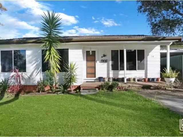 Rental! 3 BR 74 Minnamurra Road, GOROKAN House for rent Liste.