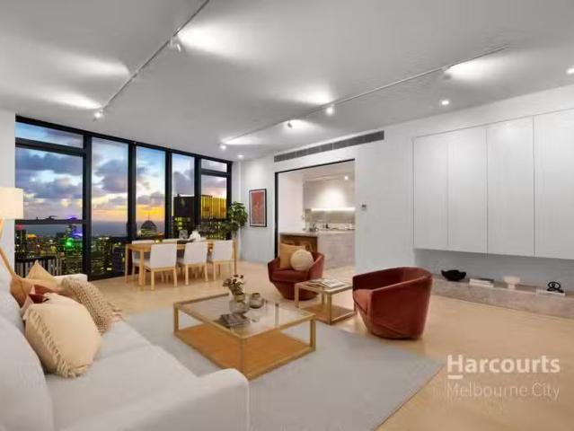 Cozy 3 BR 7001/160 Victoria Street, CARLTON, VIC 3053 Apartm.