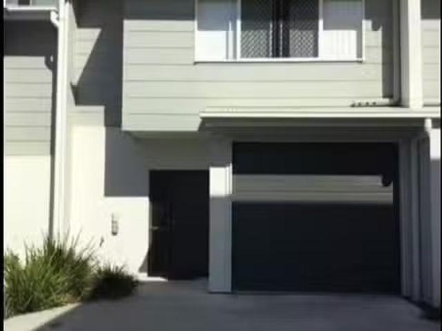 Cozy 3 BR 7/1 9 Arthur Street, ORMISTON, QLD 4160 Townhouse.