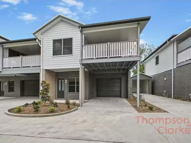 For Rent! 3 BR 7/24 Banks Street, East Maitland Apartment for.