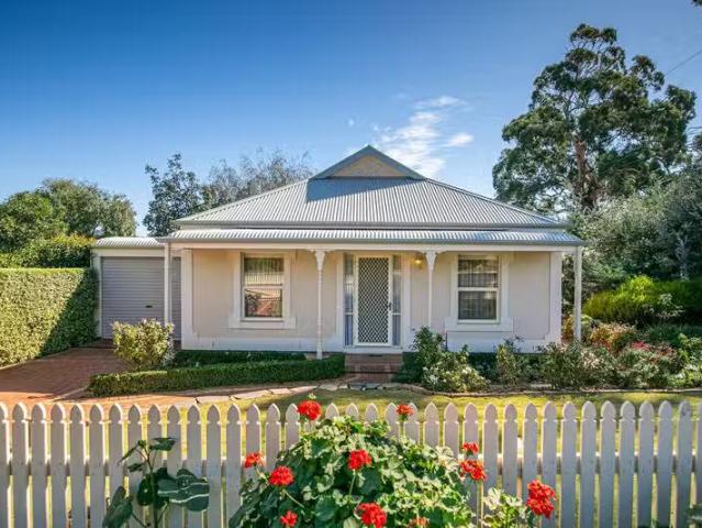 Unique 3 BR 73 William Street, LITTLEHAMPTON, SA 5250 House.