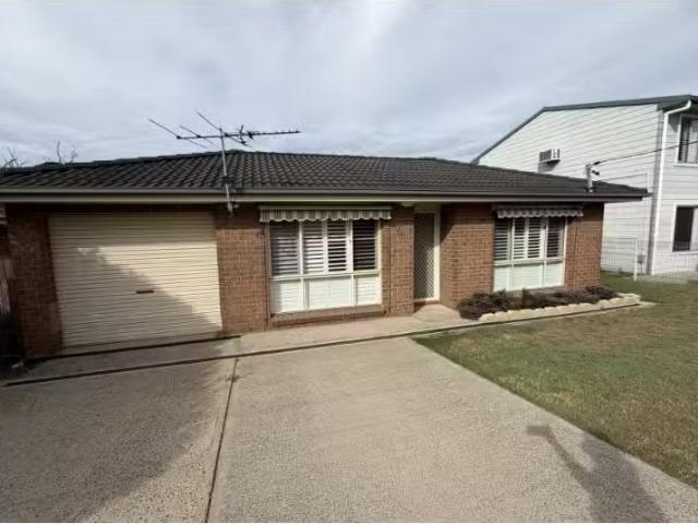 Rental! 3 BR 7 Filey Street, Greta House for rent Listed by R.