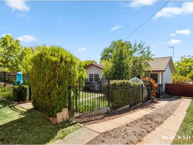 Unique 3 BR 88 Cameron Road, Queanbeyan House for rent Listed.