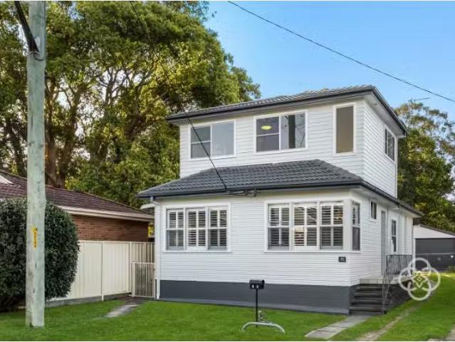 For Rent! 3 BR 83 Selwyn Street, Merewether House for rent Li.