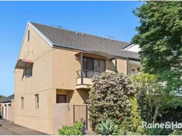 Unique 3 BR 8 Seafarers Way, MARYVILLE Townhouse for rent Lis.