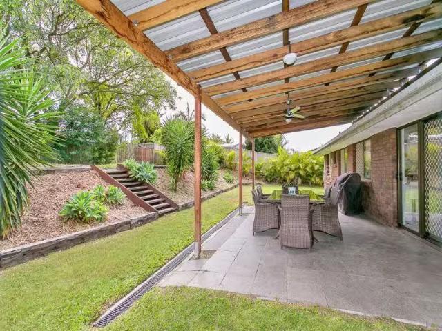 Cheap 3 BR 94 Cobai Drive, MUDGEERABA, QLD 4213 House for Rent