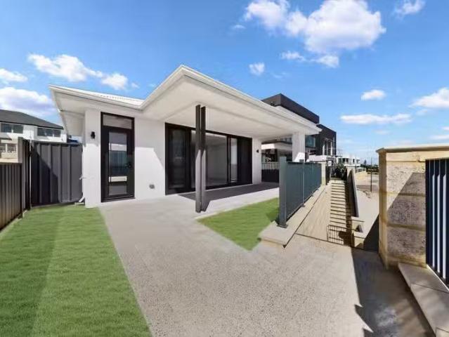 For Rent! 3 BR 96 Maritime Drive, JINDALEE, WA 6036 House fo.