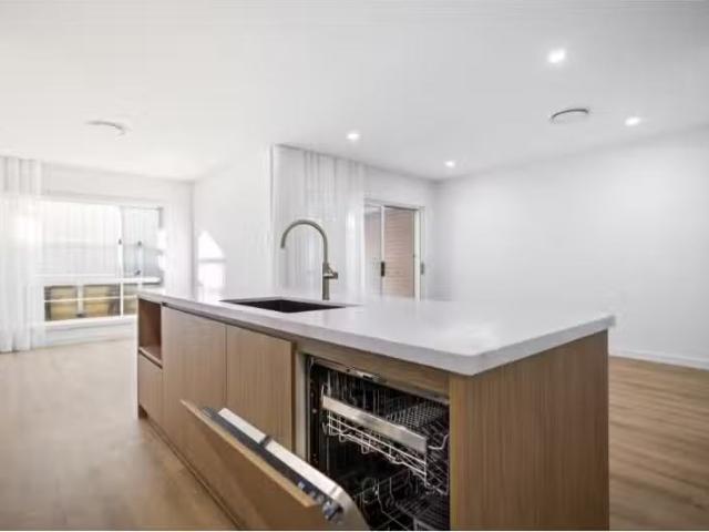Cozy 3 BR 9/17 Milson Street, Charlestown Townhouse for rent.