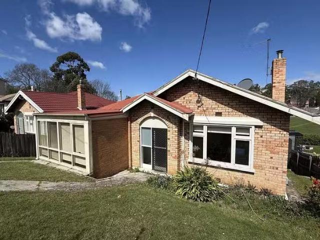 Nice 3 BR 9 Bowen Avenue, Trevallyn, TAS 7250
