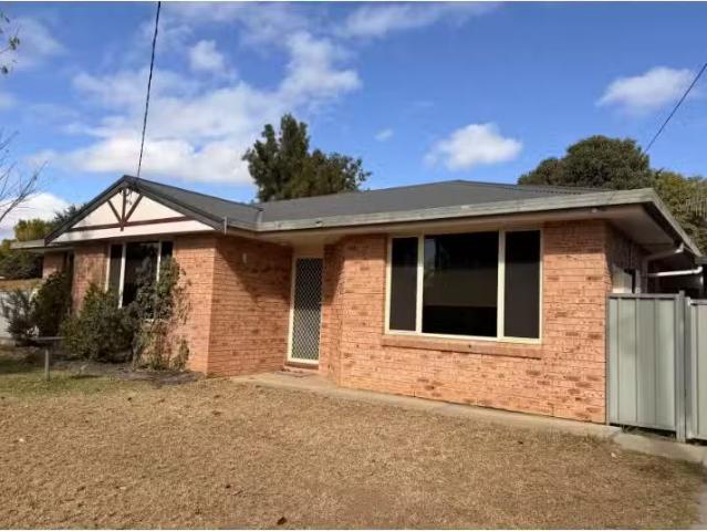 Cozy 3 BR 9 Headley Place, Mudgee House for rent Listed by Ka.