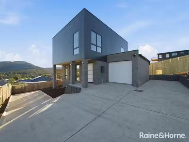 New 3 BR 9 Pipit Drive, RISDON VALE House for rent Listed by.