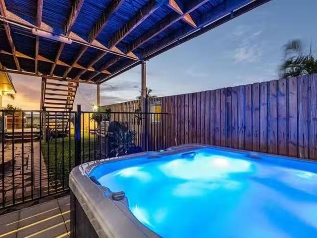 Unique 3 Creese Street, Beaconsfield, QLD 4740