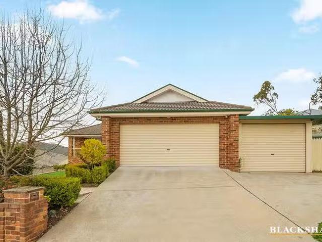 Just in! 3 Dennis Place, Jerrabomberra, NSW 2619