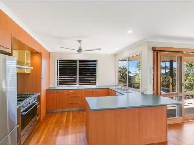 New 3 Goonal Place, BANORA POINT House for rent Listed by Lea.