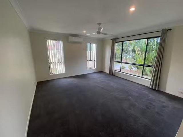 Just in! 3 Katie Court, ARUNDEL, QLD 4214 House for Rent