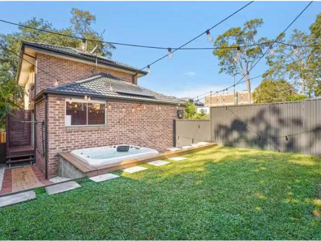 Cozy 3 Popperwell Drive, Menai Townhouse for rent Listed by C.