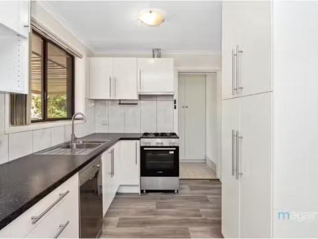 Just in! 3 Queens Way, Woodcroft House for rent Listed by Kyl.