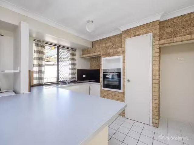 Deal! 3 Redunca Way, Mirrabooka, WA 6061
