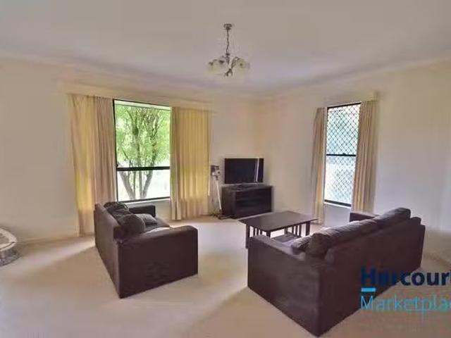 Rental! 3 Sarah Court, Sinnamon Park, QLD 4073