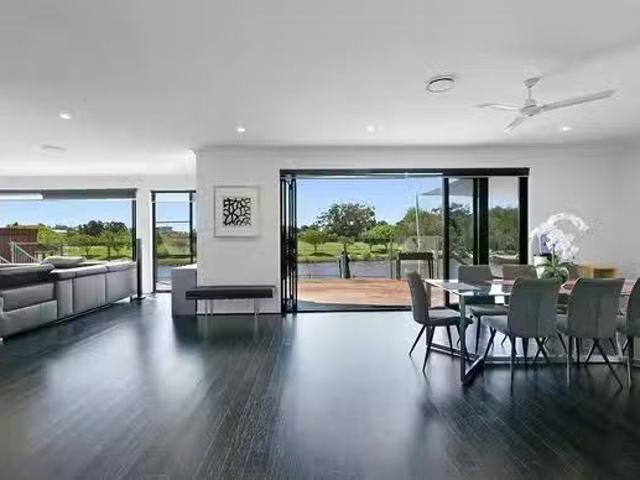 Cozy 3 Valetta Crescent, Varsity Lakes, QLD 4227