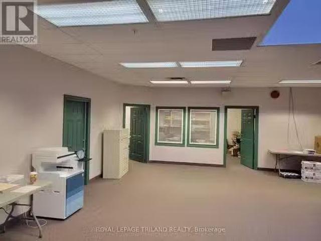 Deal! Talbot Street, St. Thomas, ON, N5P 4E3 commercial for.
