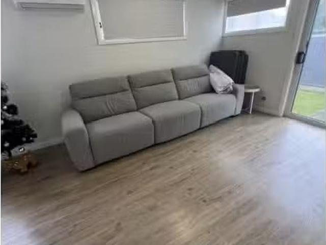 Cozy Unit 1/10 Lee Crescent, BIRMINGHAM GARDENS Apartment for.