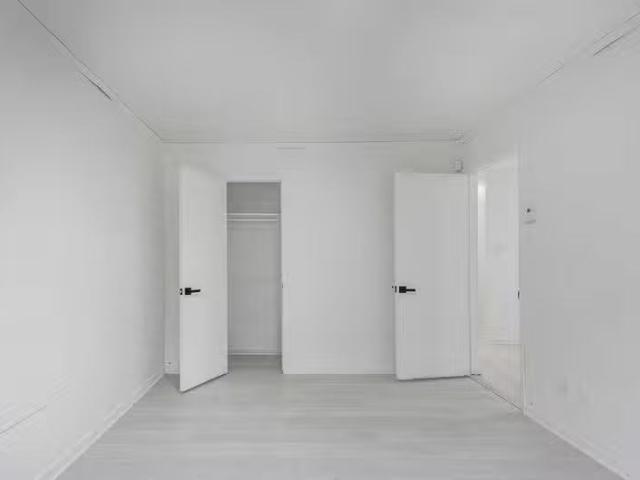 Cozy Unit 7 11941 Matte