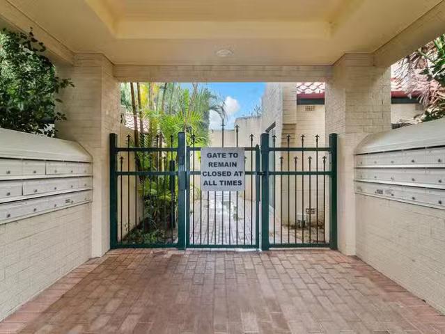 Deal! W4/24 Pearson Street, Churchlands, WA 6018