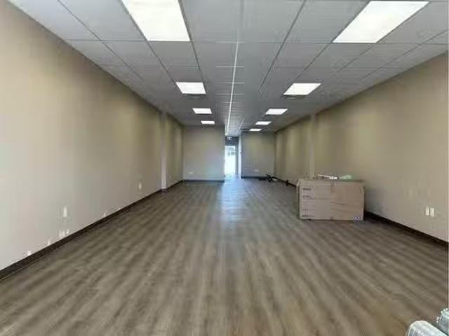 Just in! B 66 8 Street Nw, Medicine Hat, AB, T1A 6P1 commerc.