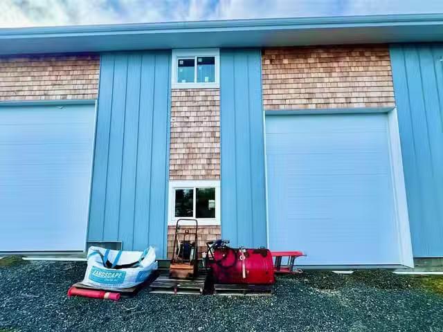 For Rent! Commercial property for lease in Coombs, 104 1748 Al.