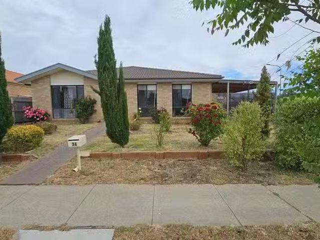 Charming Mary Gillespie Avenue, Gungahlin, ACT 2912