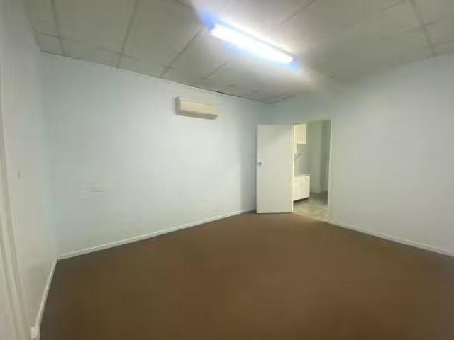 Cozy SHOP 5/36 Powell Street, Bowen, QLD 4805