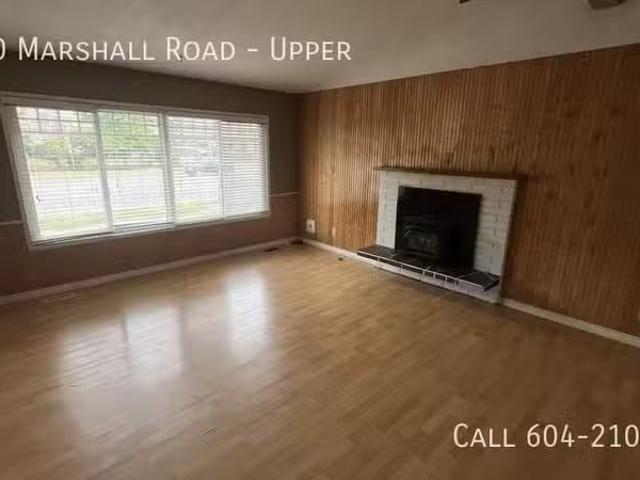 Charming Spacious 3 Bedroom Upper 33330 Marshall Rd #UPPER