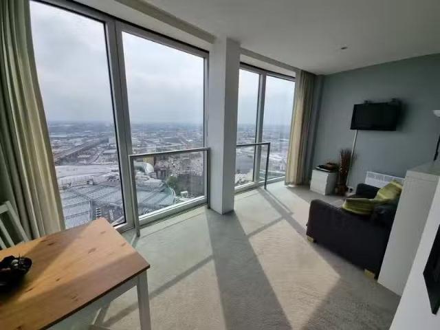 New Studio apartment for rent in 1805 Rotunda, 150 New Street.