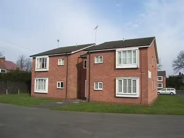 Charming Studio flat for rent in Green Leigh, Erdington, Birmi.