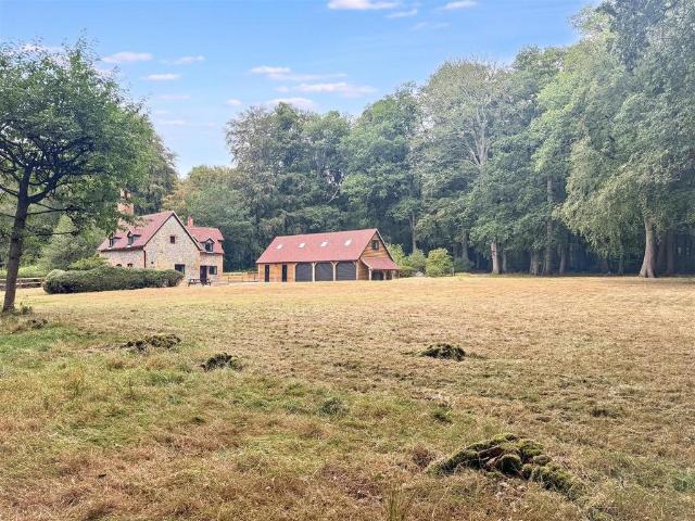 Checkendon, Checkendon RG8 6 bed detached house to rent £3,950 pcm £912 pw