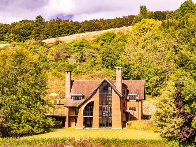 Checkendon Hill House, Stichens. 6 bed detached house to rent £8,500 pcm £1,962 pw