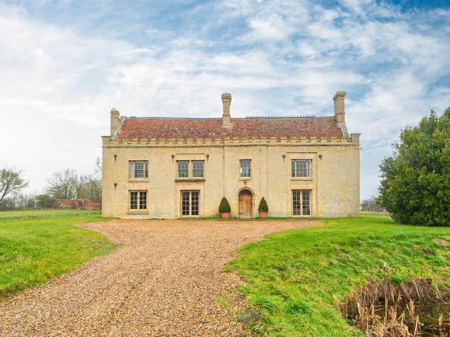 Chediston, Halesworth IP19 6 bed detached house to rent £3,500 pcm £808 pw