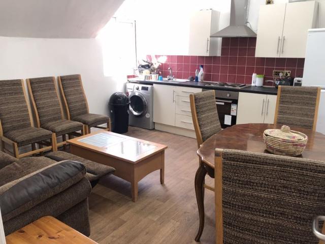 Cheetham Hill Road, Manchester M8, 4 bed shared accommodation to rent, £550 pcm | PrimeLocation