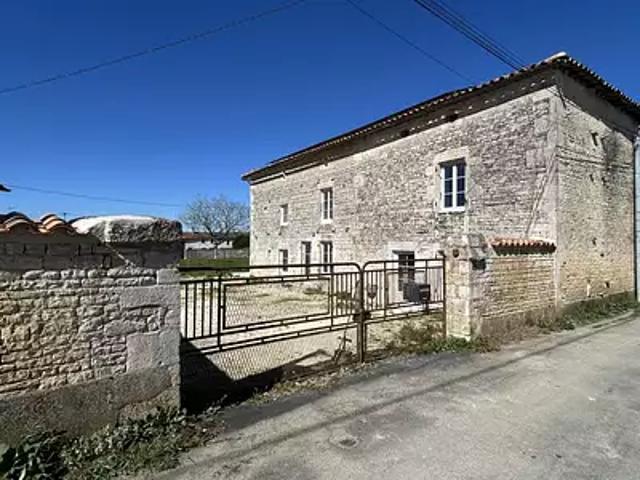 Chef Boutonne 79110 Achat / Vente maison 7 pièces t7 jardin terrasse