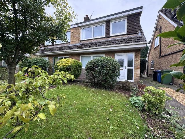 Chelford Close, Altrincham 3 bed semi detached house to rent £1,650 pcm £381 pw