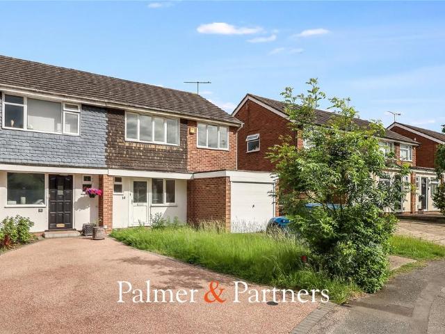 Chelmer Lea, Essex CM2 4 bed semi detached house to rent £1,900 pcm £438 pw