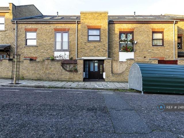 Chelmer Road, London, E9 2 bed flat to rent £2,150 pcm £496 pw