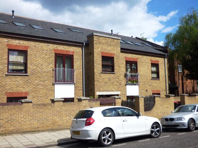 Chelmer Road, London E9, 2 bed flat to rent, £2,149 pcm | PrimeLocation