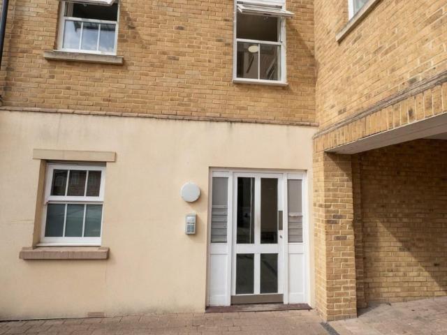 Chelmsford, CM2 Century 21 United Kingdom