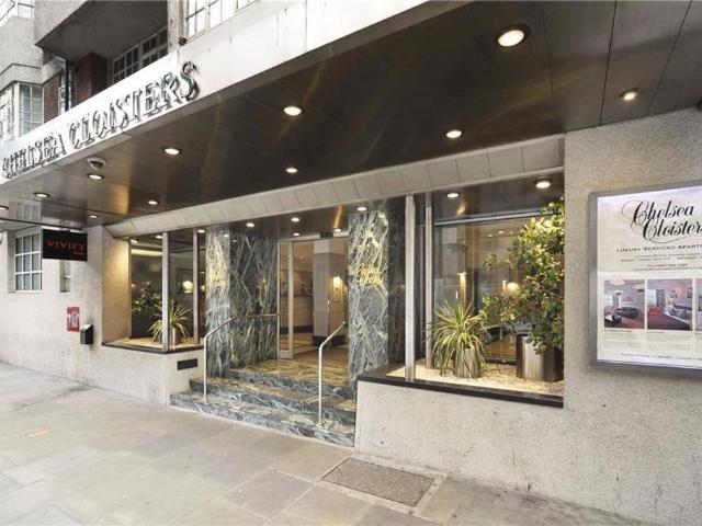 Chelsea Cloisters, London SW3 1 bed flat to rent £2,817 pcm £650 pw